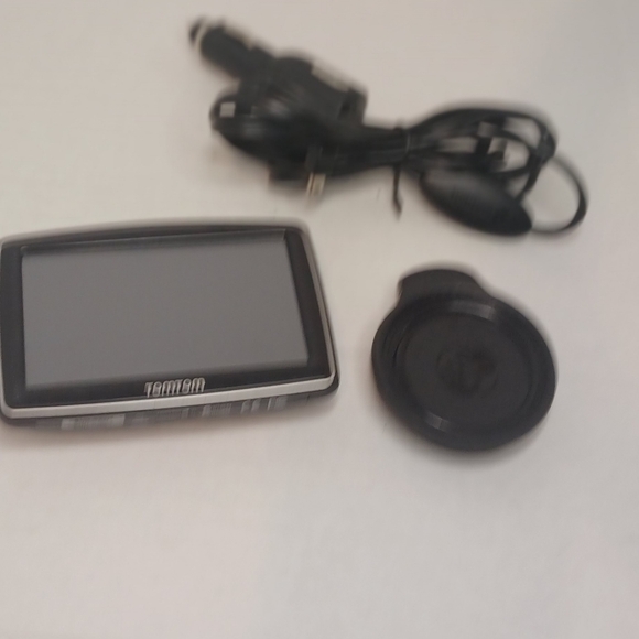 Tomtom gps navigator series 340 XL N14644 2GB memory Tested - Picture 1 of 7